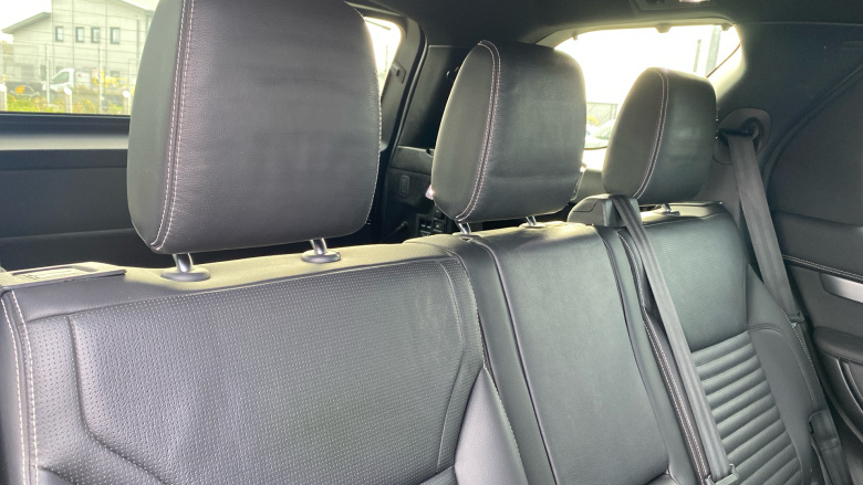 Land Rover Discovery 3.0 D250 R-Dynamic SE 5dr Auto Diesel Station Wagon